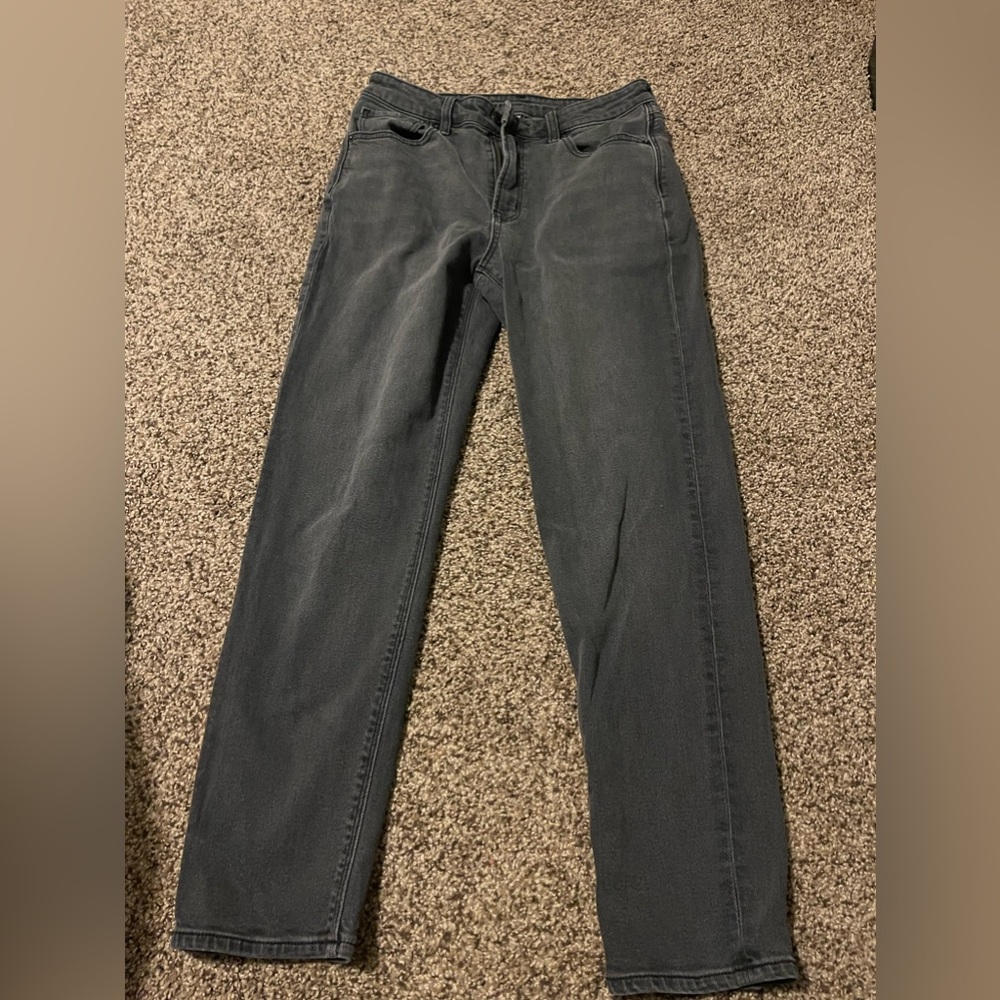 Gray American Eagle jeans. Size 6. Regular length. Barely worn.